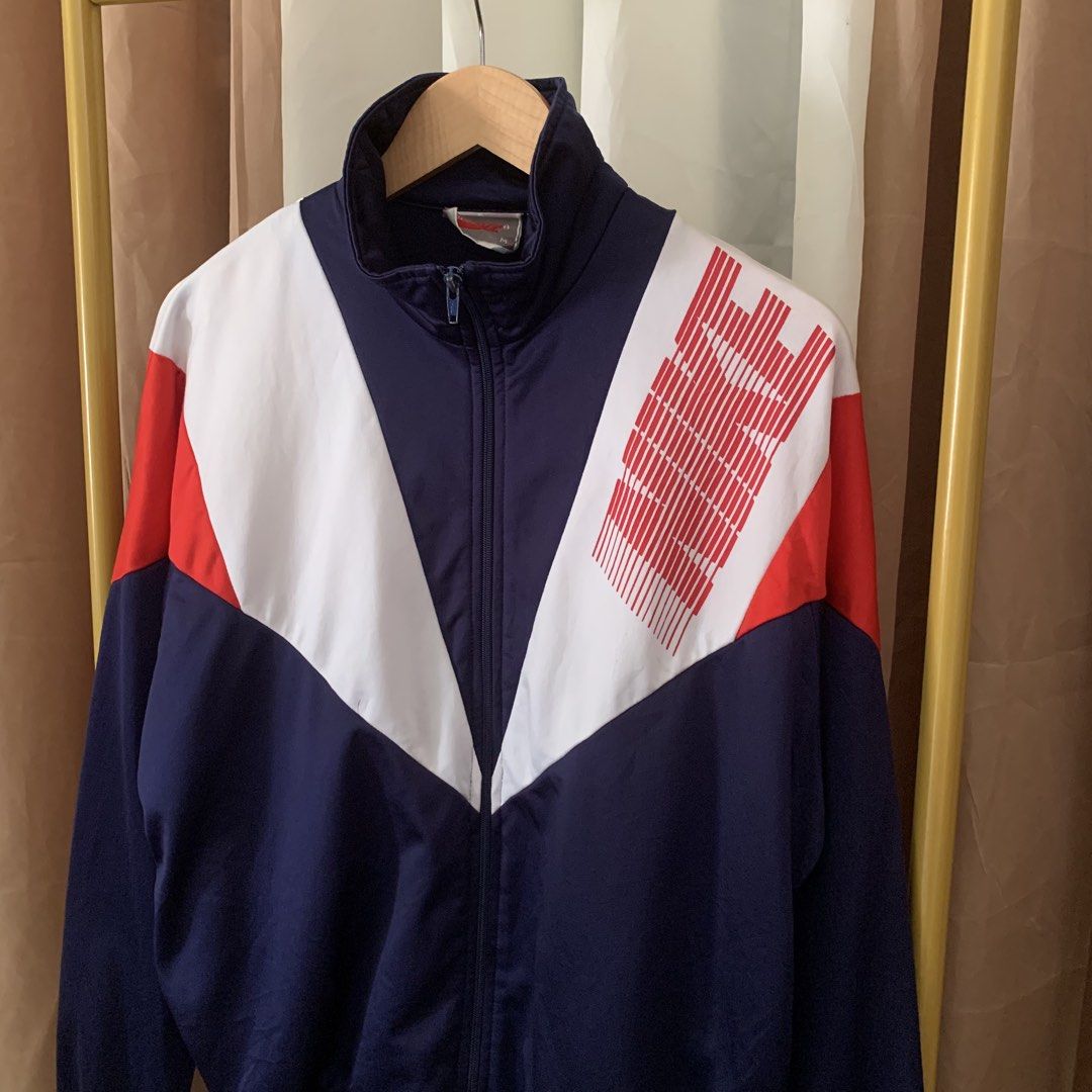 VINTAGE 90’s NIKE FULL-ZIP TRACK JACKET (Category: Coats, Jackets and Outerwear) located in Binalonan. Submitted by thrift_on2022 (Listing ID 1467033527, Image 2). Description: W - 24 L - 26/27 Excellent condition✅.