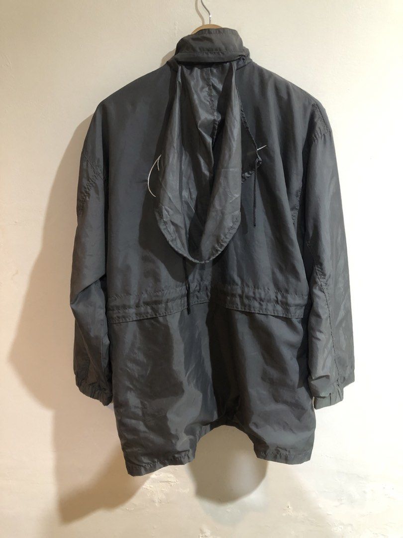 Vintage 90s Y2K Nike Zip Up Windreaker (Category: Coats, Jackets and Outerwear) located in Manila. Submitted by picklerick_collects (Listing ID 1467159062, Image 3). Description: 31x25 Issue Broken Zipper ( Fixable ).