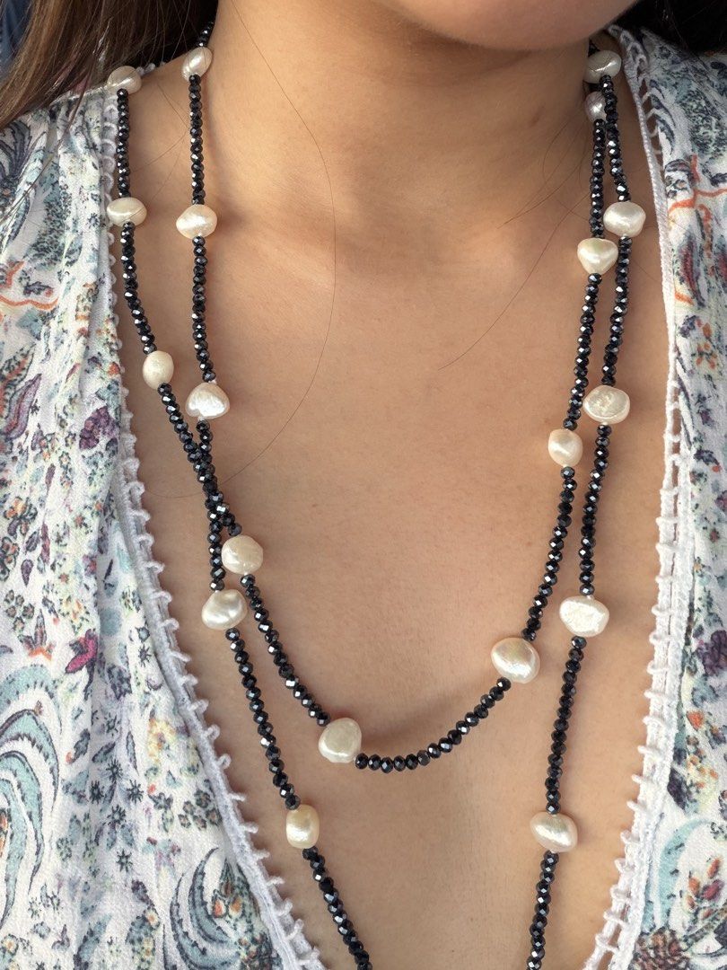 vintage beaded pearl long necklace (Category: Necklaces) located in Manila. Submitted by bbygirly (Listing ID 1467064152, Image 2). Description: preloved !.