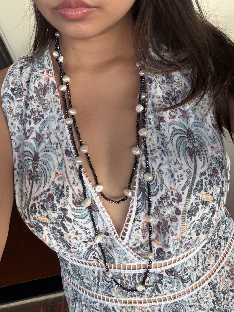 vintage beaded pearl long necklace (Category: Necklaces) located in Manila. Submitted by bbygirly (Listing ID 1467064152, Image 1). Description: preloved !.