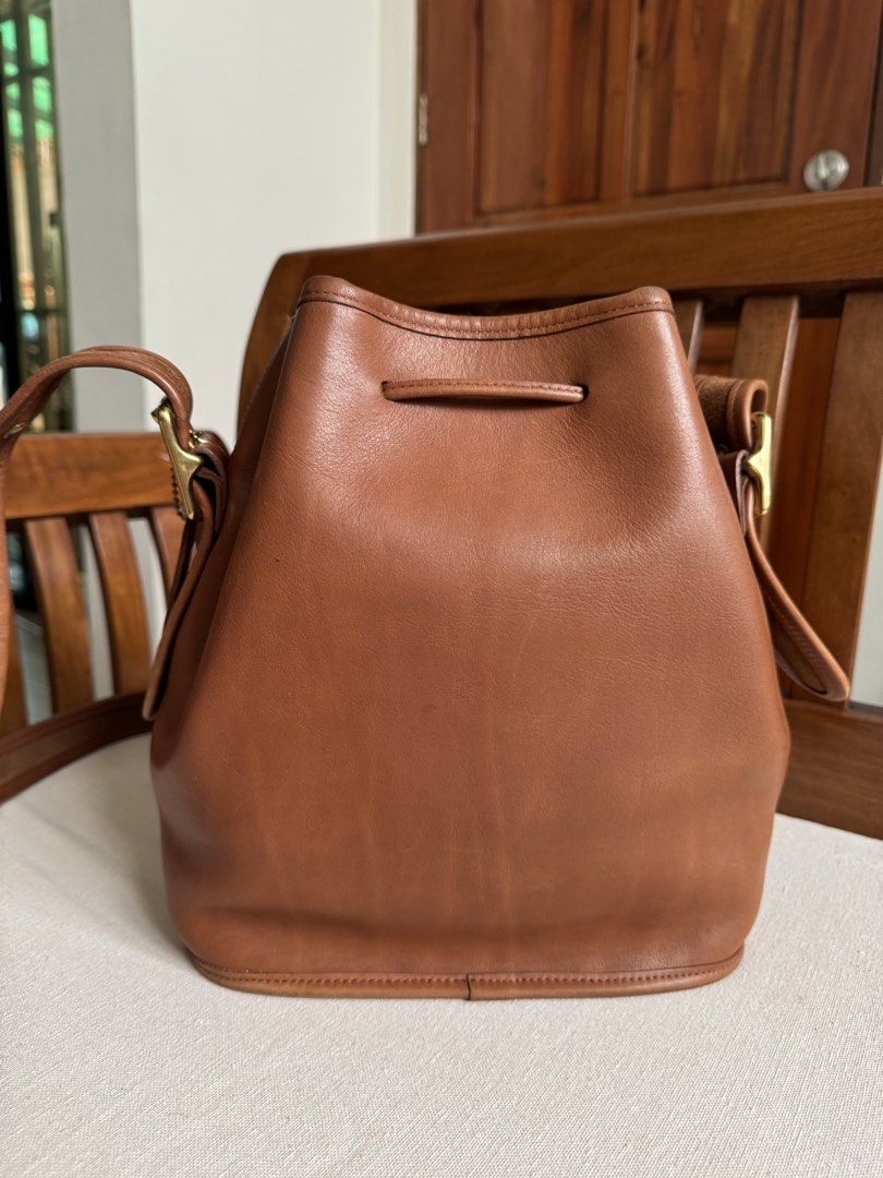 Vintage Coach Lula’s Legacy (Category: Luxury Bags & Wallets) located in Bacolod City. Submitted by vintagechic14 (Listing ID 1467126548, Image 2). Description: In very good vintage condition. Made in Turkey year 1996. Dimensions 9.5” x 11” x 5.5” Cleaned and conditioned. DM for inquiries!🤗.