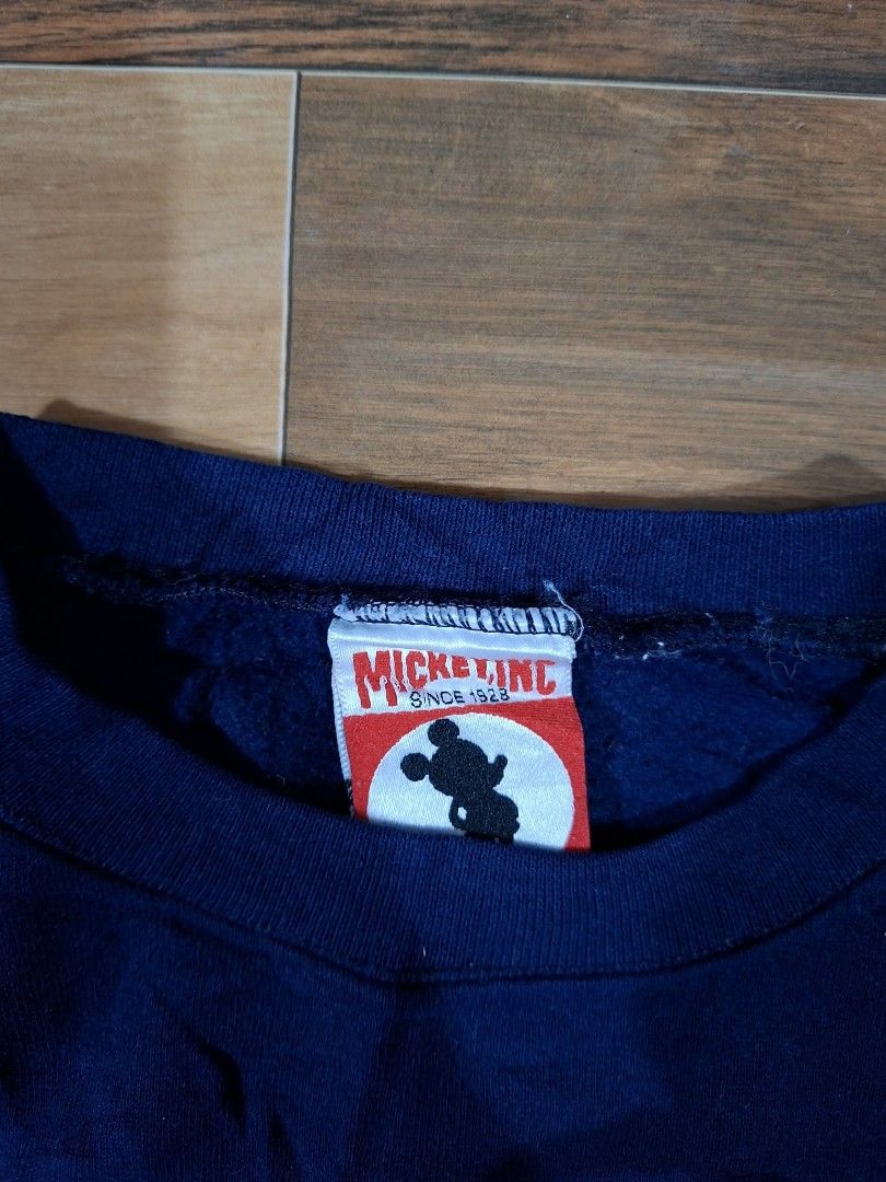 Vintage Donald Duck 1928 (Category: Coats, Jackets and Outerwear) located in Pili. Submitted by jasonthrift2001 (Listing ID 1467097986, Image 2). Description: Vintage Donald Duck 1928 Size: xxl on tag Excellent Condition Need wash Location: Bicol Area.