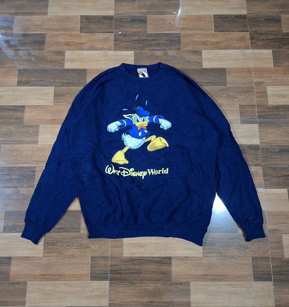 Vintage Donald Duck 1928 (Category: Coats, Jackets and Outerwear) located in Pili. Submitted by jasonthrift2001 (Listing ID 1467097986, Image 1). Description: Vintage Donald Duck 1928 Size: xxl on tag Excellent Condition Need wash Location: Bicol Area.