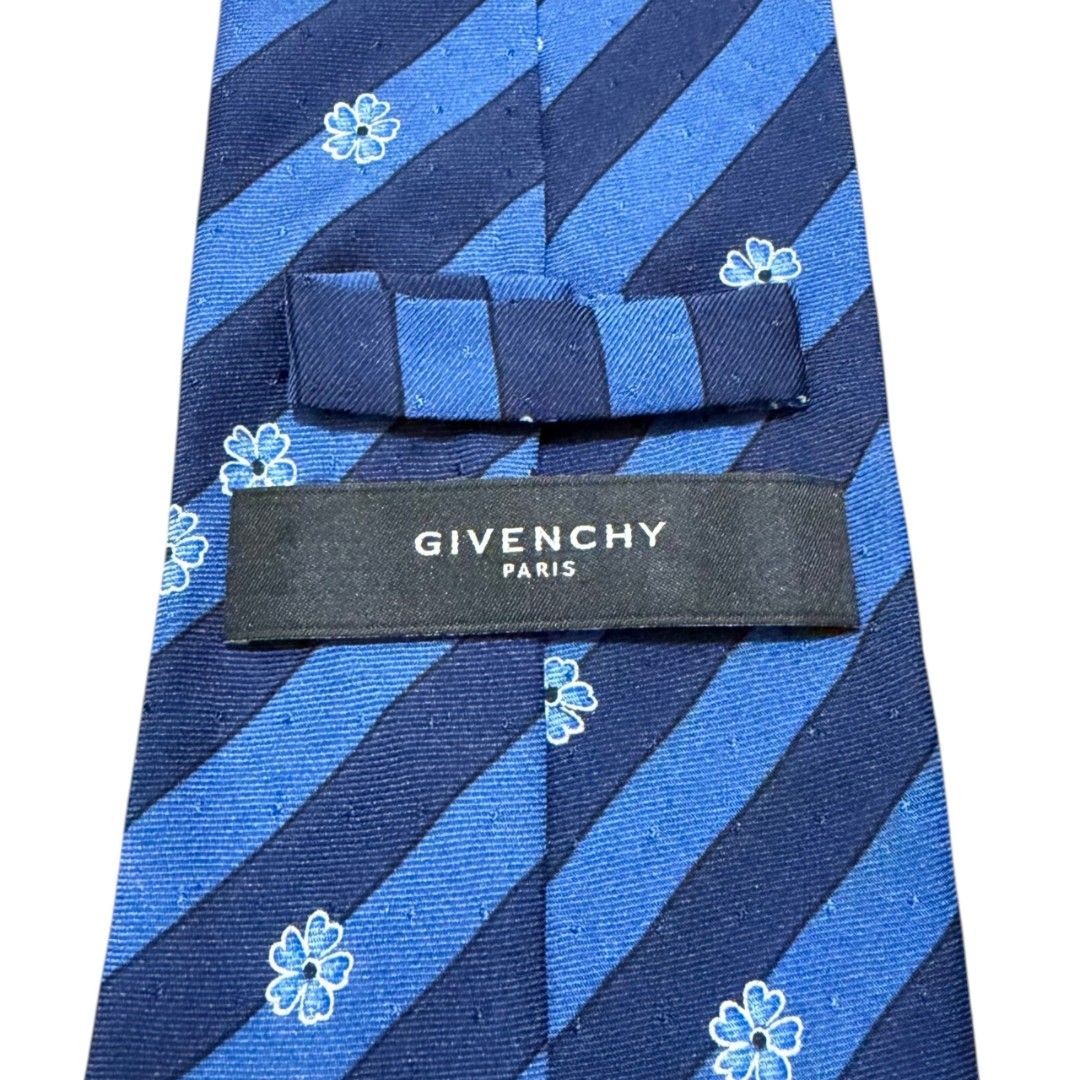 VINTAGE GIVENCHY PARIS SILK NECKTIE (Category: Ties) located in Dinalupihan. Submitted by aizzeestuffs (Listing ID 1467052830, Image 3). Description: Color may vary due to lighting. Pm for more Details. Old Money Luxury Designer.