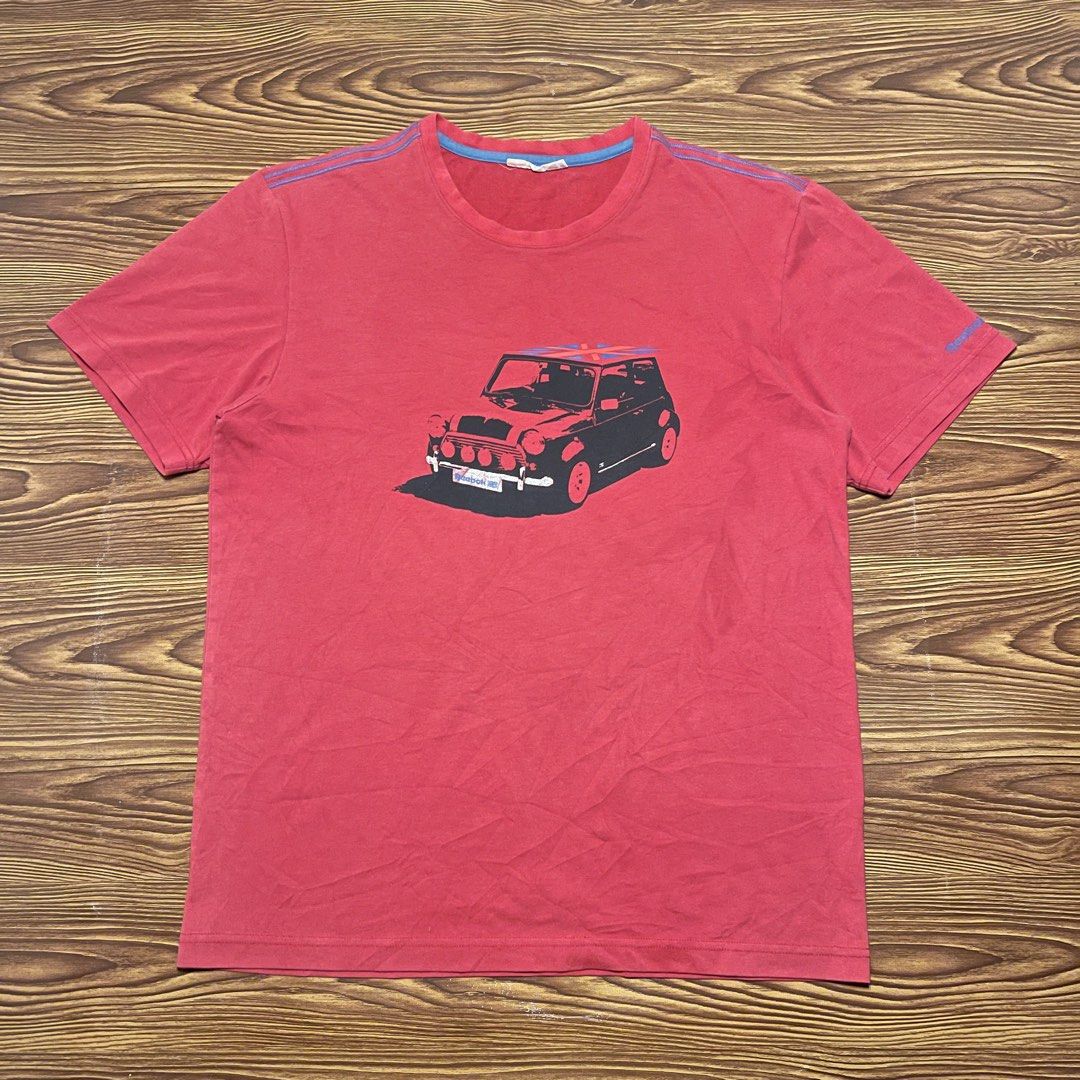 Vintage graphic mini toe car Reebok (Category: Formal Shirts) located in Iligan City. Submitted by kd_thrift_shop (Listing ID 1467154307, Image 1). Description: No issue Measurements in slide Need wash .