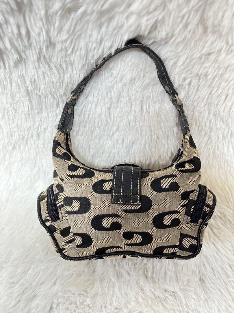 VINTAGE GUESS JEWEL (Category: Tote Bags) located in Cotabato. Submitted by big_cash (Listing ID 1467016011, Image 2). Description: VINTAGE GUESS JEWEL BAG Early 2000s Authentic GUESS Style: 17662 | Made in China Rhinestone buckle + Side pockets Y2K grail piece!.