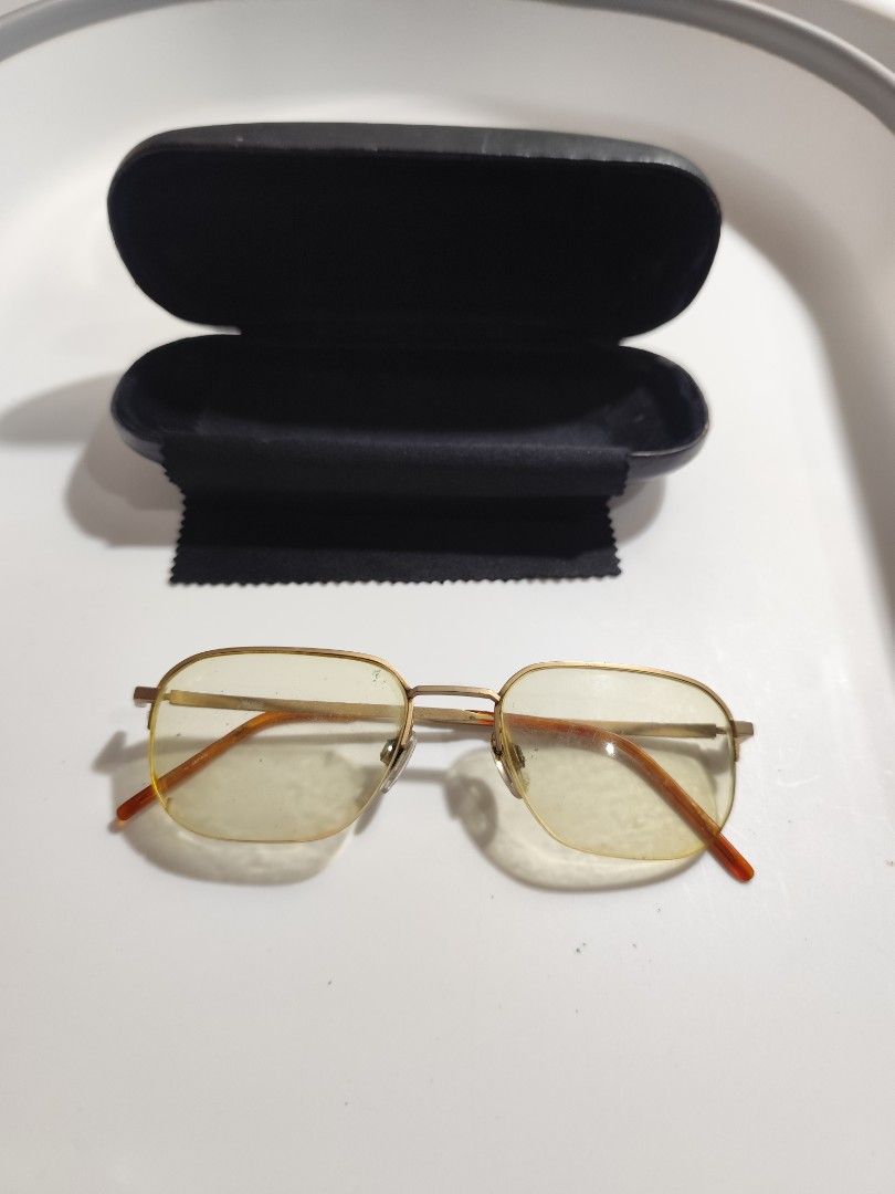 Vintage Hugo Boss Gold Framed (Category: Sunglasses & Eyewear) located in Cebu City. Submitted by icoolectnsellect (Listing ID 1467145500, Image 1). Description: Issue: Minor Scratch, Dirt and RX lens. at broken plastic sa temple Bought at Garage Sale. Authenticity not Guaranteed, di ko alam if legit or Fake. Buy @ your own Risk. All EyeGlasses or Sun Glasses ay may Grado or Prescription Glasses. Please be careful para di masira mata nyo, you can