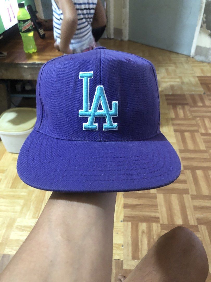 vintage LA cap (Category: Caps & Hats) located in San Jose. Submitted by palaboy0728 (Listing ID 1466983029, Image 1). Description: .