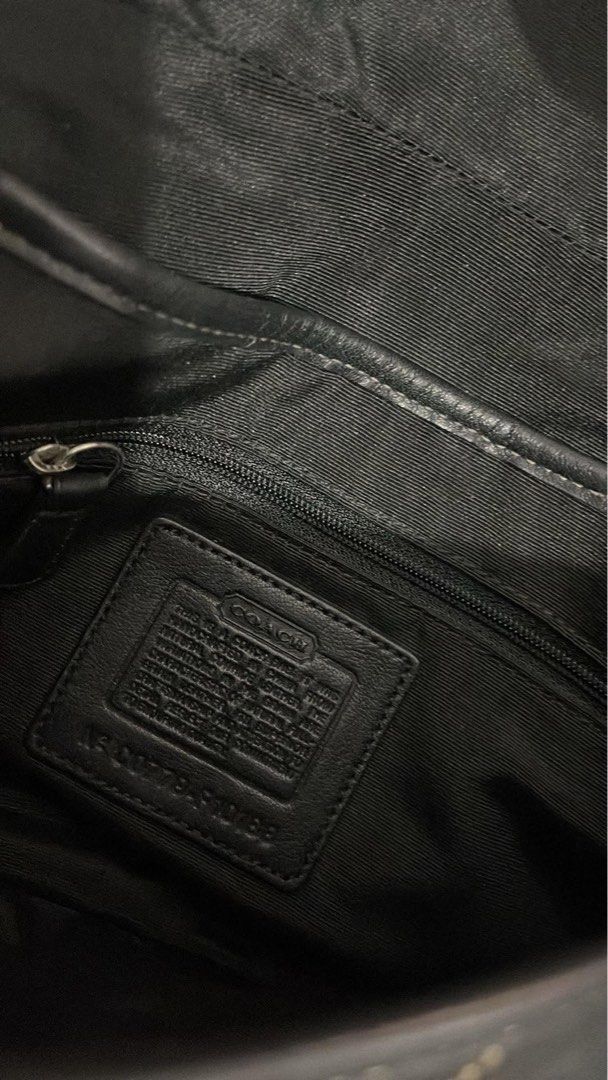 Vintage mini coach black leather (Category: Luxury Bags & Wallets) located in Caloocan City. Submitted by decluttervette (Listing ID 1467037290, Image 3). Description: .