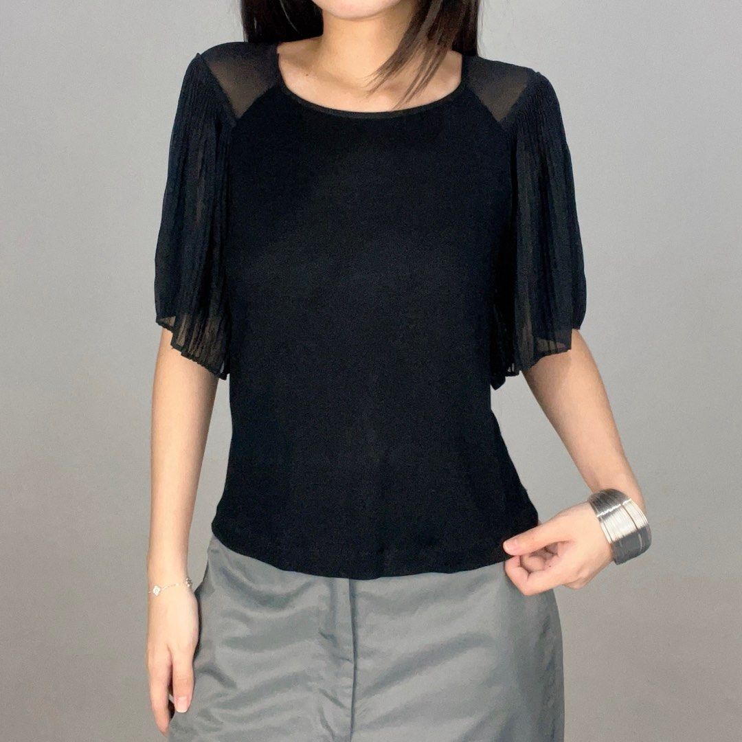 vintage mossimo dutti batwing pleated top (Category: Others Tops) located in Manila. Submitted by pabili.ph (Listing ID 1467137455, Image 1). Description: medium to large L18", up to B40".