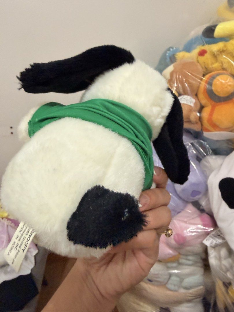 Vintage Peanuts Snoopy Plush Toy (Category: Plushies & Soft Toys) located in Quezon City. Submitted by cookiecreammm (Listing ID 1467163188, Image 3). Description: .