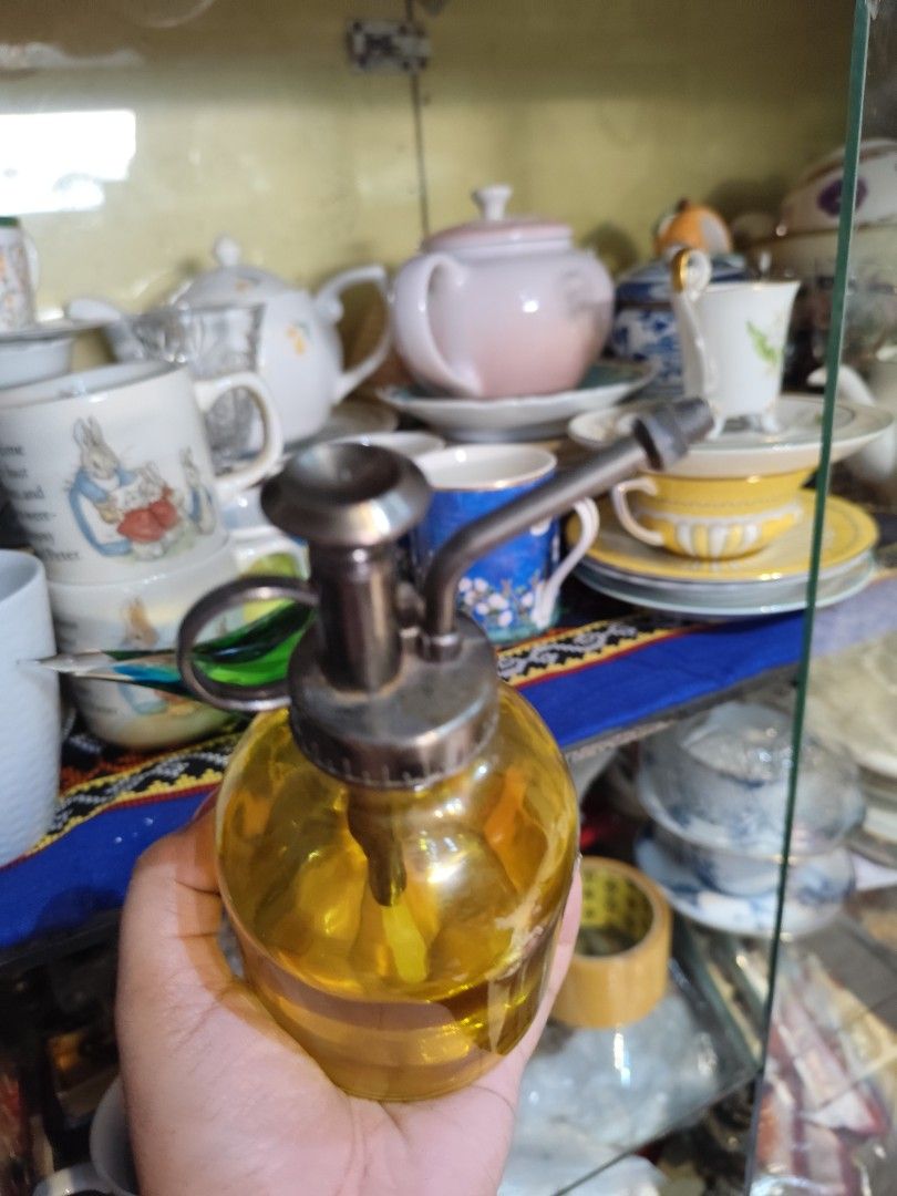 Vintage plant mist/spray (Category: Vintage Collectibles) located in Dipolog. Submitted by thriftteata (Listing ID 1467145977, Image 3). Description: vgc.