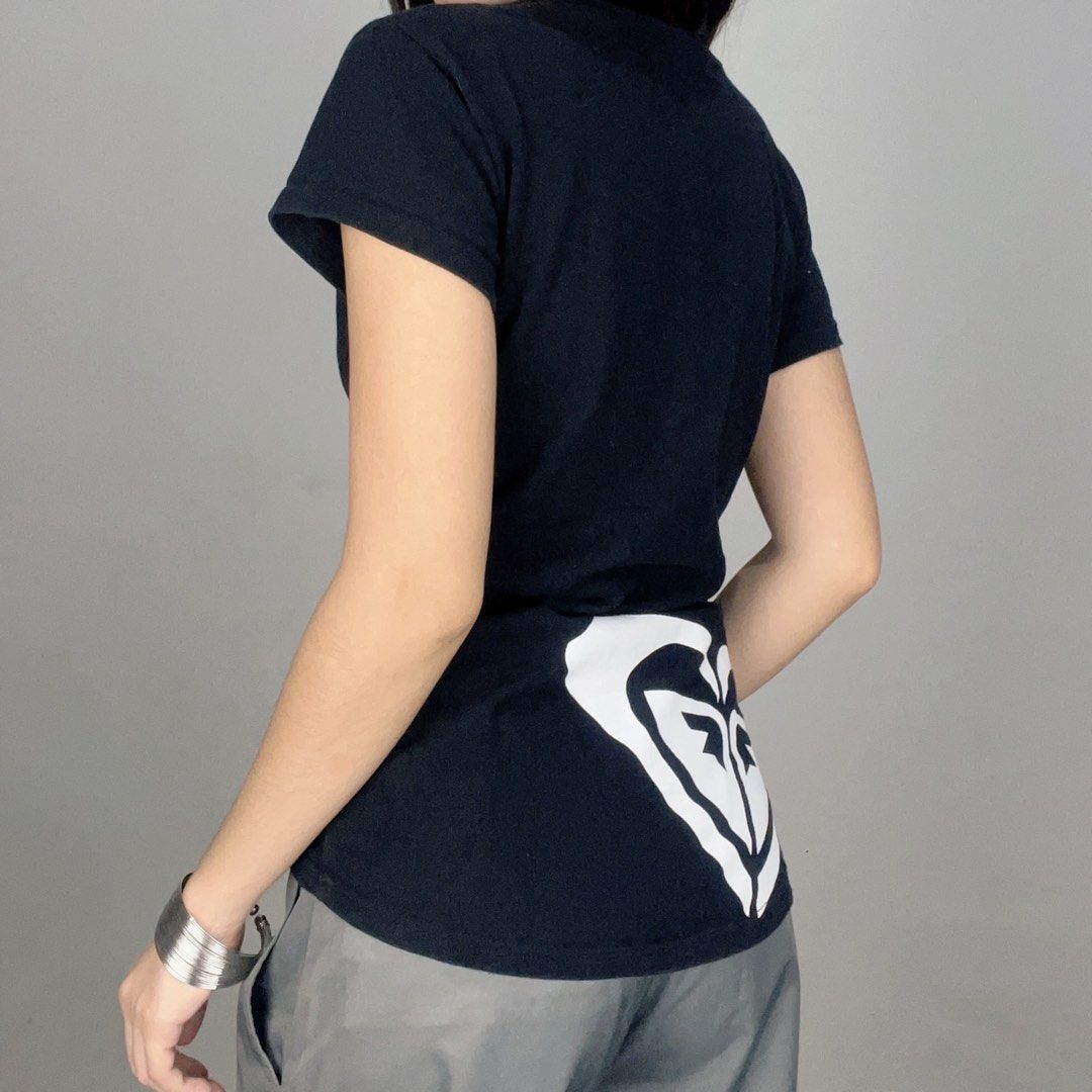 vintage roxy baby tee (Category: Shirts) located in Manila. Submitted by pabili.ph (Listing ID 1467136909, Image 2). Description: xs to small L21", up to B32".