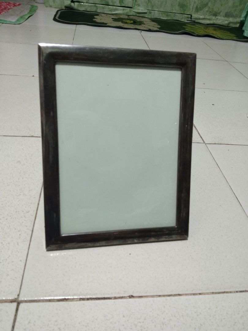 Vintage silver 970 picture frame (Category: Looking For) located in Caloocan City. Submitted by noeld316982578 (Listing ID 1467106283, Image 3). Description: pm sa my gusto good for collection Taguig location.