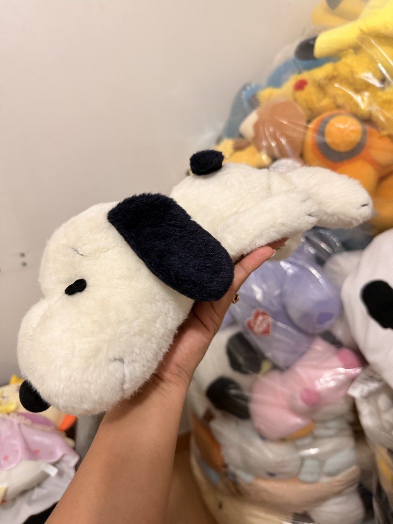 Vintage Snoopy Peanuts Plush Toy (Category: Plushies & Soft Toys) located in Quezon City. Submitted by cookiecreammm (Listing ID 1467163228, Image 1). Description: .