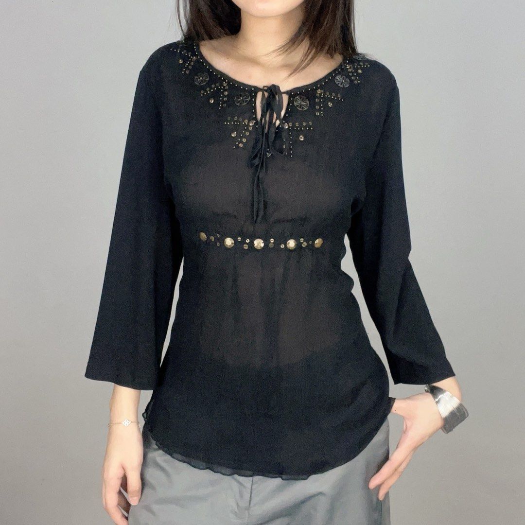 vintage whimsical bronze sequin tie longsleeves (Category: Longsleeves) located in Manila. Submitted by pabili.ph (Listing ID 1467138009, Image 1). Description: medium to semi large L23", up to B38".