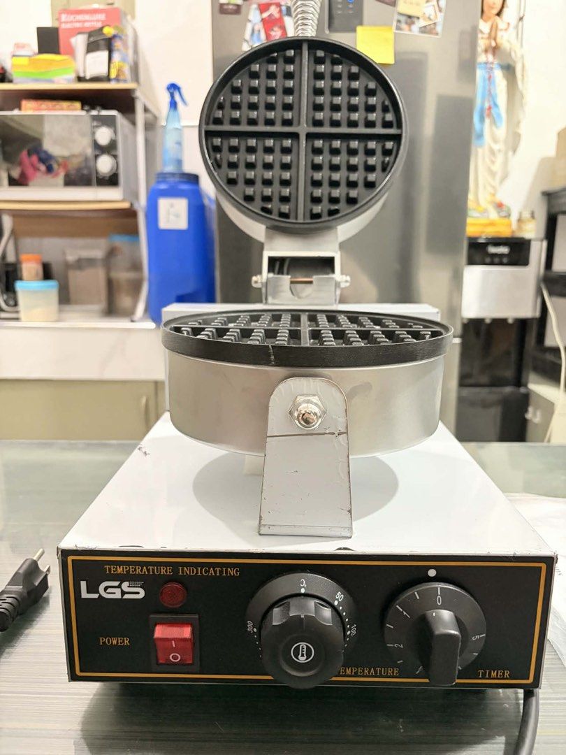 Waffle Maker Machine (Category: Other Kitchen Appliances) located in Las Pinas. Submitted by ayee_mami (Listing ID 1467023404, Image 3). Description: For sale no issue. Brandnew Lalamove / Pick up 📌Molino 4 Bacoor.