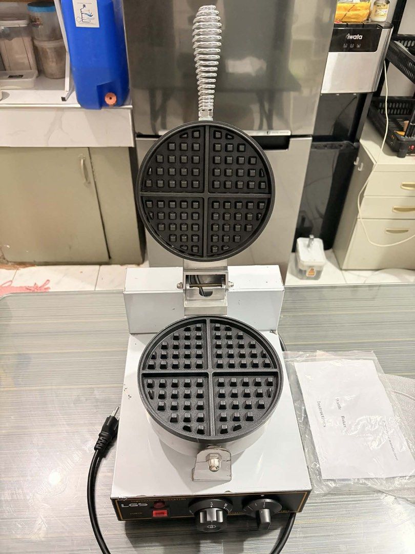 Waffle Maker Machine (Category: Other Kitchen Appliances) located in Las Pinas. Submitted by ayee_mami (Listing ID 1467023404, Image 1). Description: For sale no issue. Brandnew Lalamove / Pick up 📌Molino 4 Bacoor.