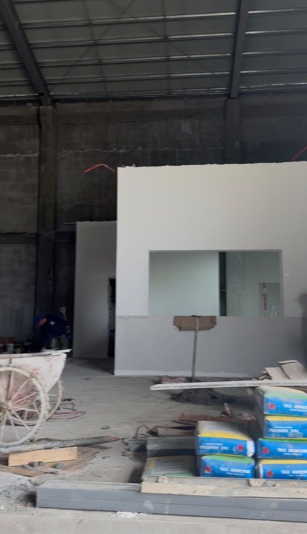 WAREHOUSE FOR RENT – BULAKAN, BULACAN (Category: Commercial) located in Quezon City. Submitted by zobelle88properties (Listing ID 1467034773, Image 3). Description: 🐲WAREHOUSE FOR RENT – BULAKAN, BULACAN 📍 Location: Bulakan, Bulacan 🪴 Floor Area: 2,223 SQM 💰 Rental Rate: ₱100/SQM/MONTH 💰 CUSA: ₱4/SQM/MONTH 💵 Total Monthly Rent: ₱231,912 📩 Message us for more details and viewing schedules! ZOI PETER & BELLE CALINA +63 917 528 2836 PRC REB N