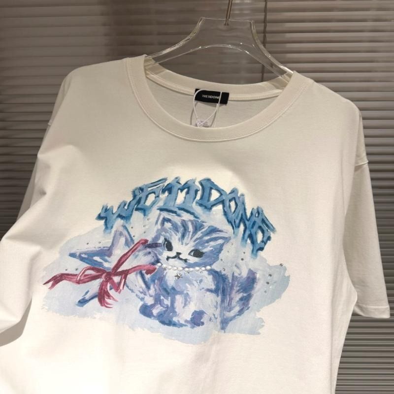 WELLDONE 26SS春夏 Amber貓咪珍珠項鍊水彩印花短袖 寬鬆休閒半袖 T恤 S-XXL （分類：T-shirt、恤衫、有領衫）位於 Hong Kong。 由 gwengreenholt 提交（商品編號 1467104412，圖片 5）。簡介： 📏 尺碼範圍：S至XXL，只做工藝與品質兼優的靚貨 📸 所有展示圖片均為實拍，真正做到所見即所得 ✅ 產品品質有保障，支持退換服務 🚚 不設面交，只透過快遞寄送，購物體驗省心又方便。