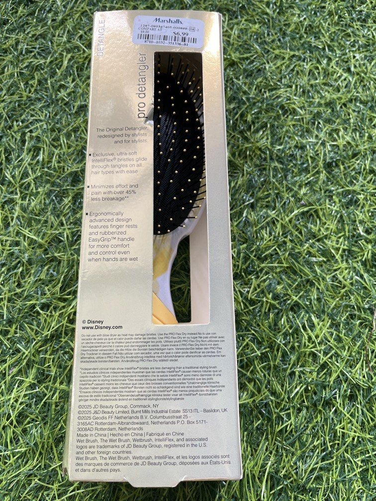 Wet brush limited edition from U.S (Category: Hair) located in Manila. Submitted by ty_imported_goods (Listing ID 1466999082, Image 2). Description: ❗️on sale❗️ Original from U.S.A Limited edition.