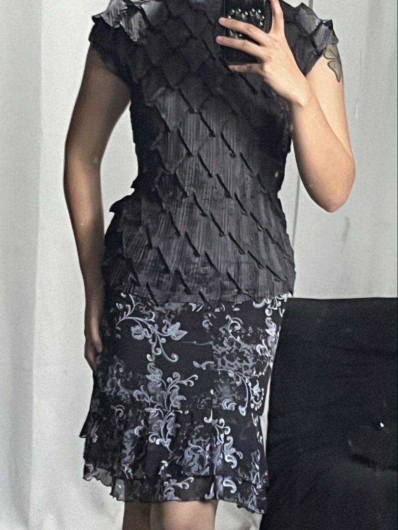 Whimsy Floral pattern skirt ruffles (Category: Skirts) located in Bulacan. Submitted by _lokaa (Listing ID 1467032279, Image 2). Description: no dlaws size 24-26.
