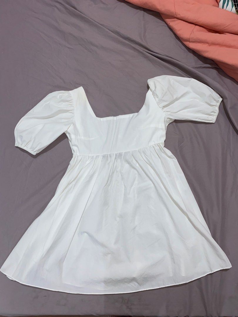 White Backless Flowy Dress (Category: Dresses) located in Manila. Submitted by after.elle (Listing ID 1467016064, Image 1). Description: .