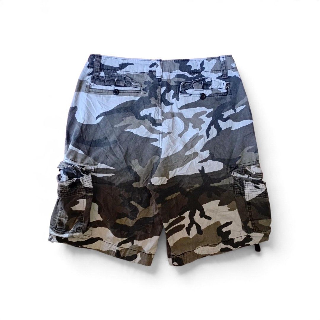 White Camou Jorts (Category: Shorts) located in Mercedes. Submitted by kiel1 (Listing ID 1466999850, Image 3). Description: Random Camo White Jorts Size 31-35 L- 24 W- 24 Leg hole- 12 No issue As new condition (Mabigat) 10/10 Condition 10/10 Color rate LOC: Daet Camarines Norte (bicol) 650+SF.