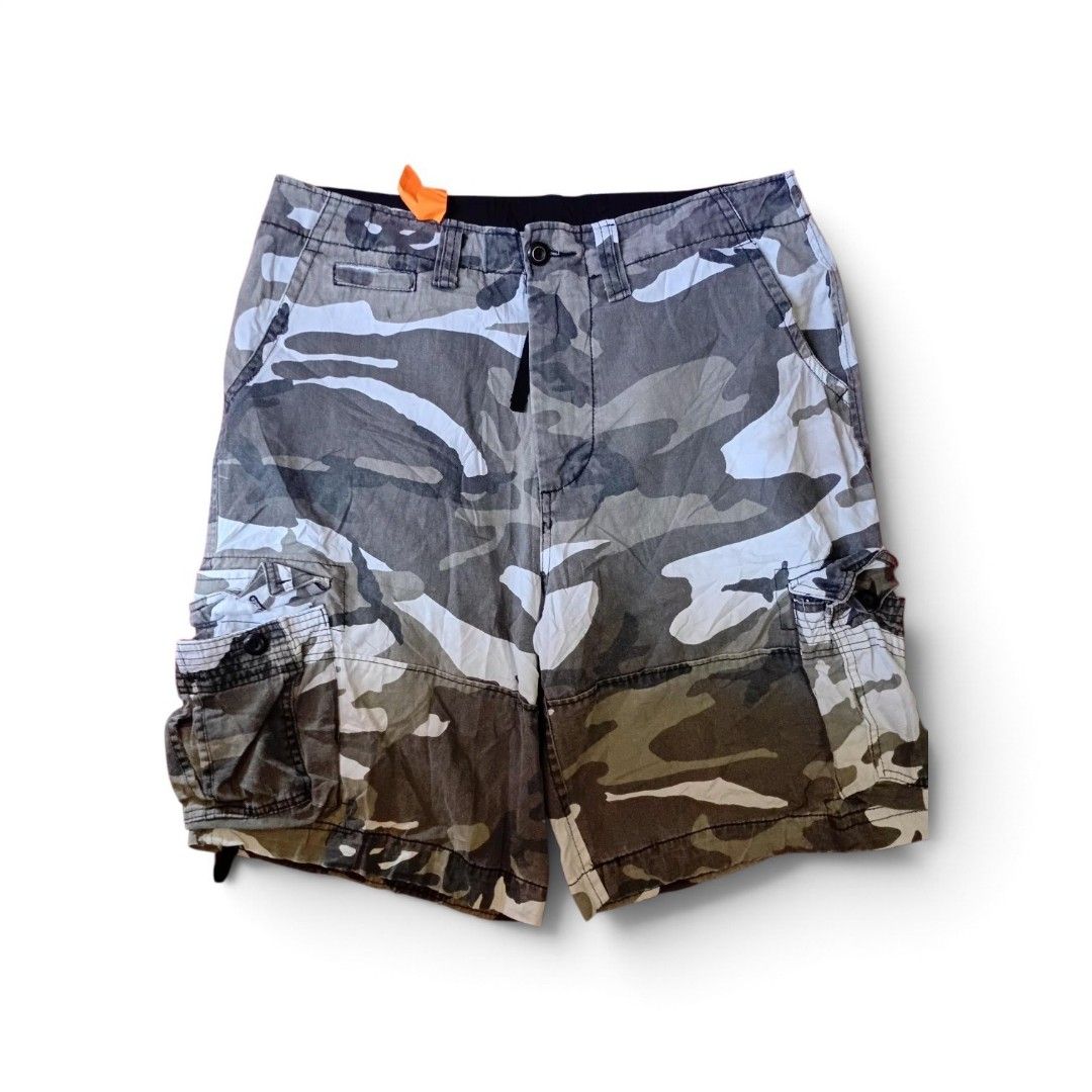 White Camou Jorts (Category: Shorts) located in Mercedes. Submitted by kiel1 (Listing ID 1466999850, Image 2). Description: Random Camo White Jorts Size 31-35 L- 24 W- 24 Leg hole- 12 No issue As new condition (Mabigat) 10/10 Condition 10/10 Color rate LOC: Daet Camarines Norte (bicol) 650+SF.