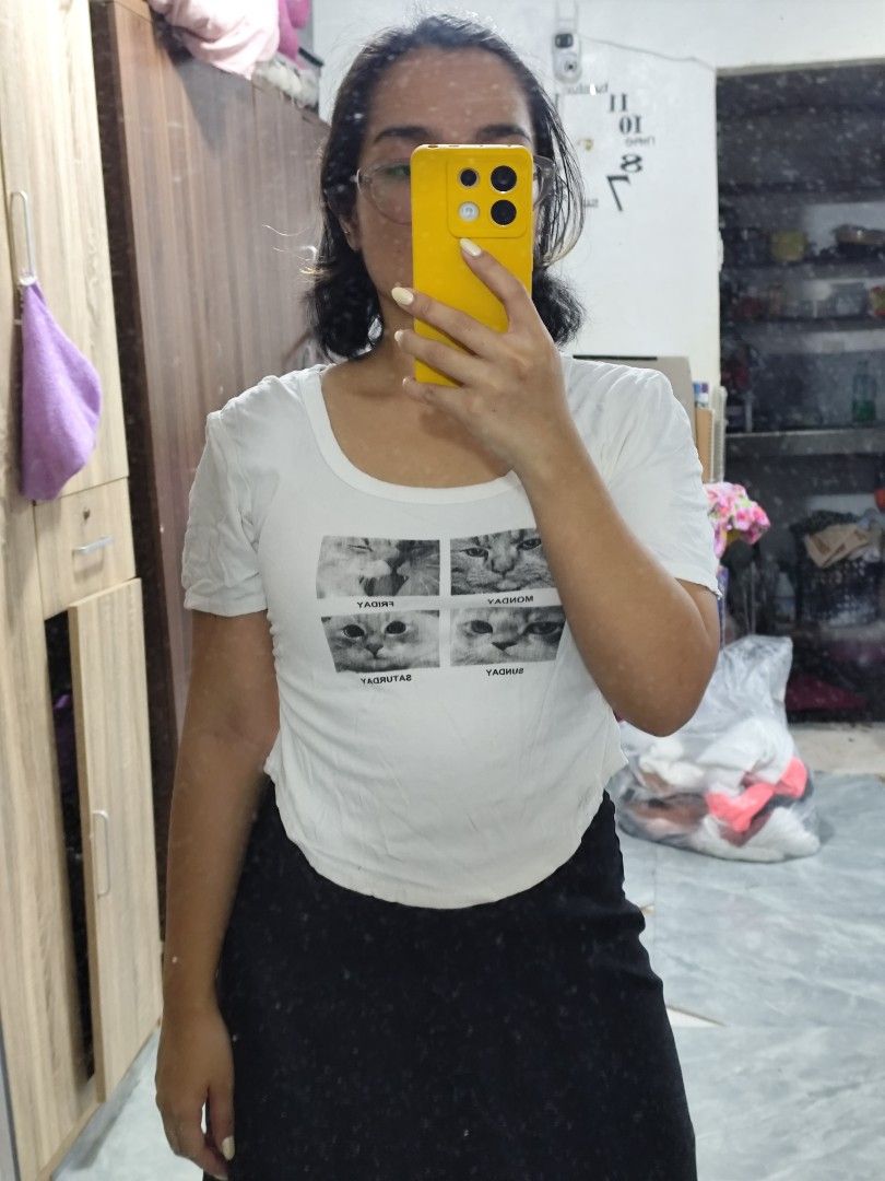 White Cat Graphic Crop Top (Category: Shirts) located in Cavite. Submitted by zenshub (Listing ID 1467077572, Image 1). Description: Very comfy top. Di ko na lang feel suotin. Not my style anymore. :).