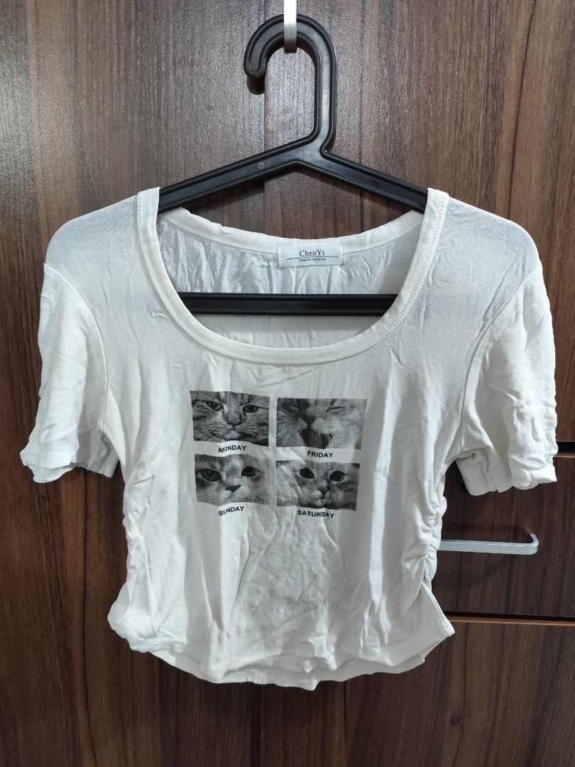White Cat Graphic Crop Top (Category: Shirts) located in Cavite. Submitted by zenshub (Listing ID 1467077572, Image 3). Description: Very comfy top. Di ko na lang feel suotin. Not my style anymore. :).