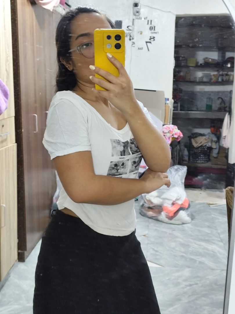 White Cat Graphic Crop Top (Category: Shirts) located in Cavite. Submitted by zenshub (Listing ID 1467077572, Image 2). Description: Very comfy top. Di ko na lang feel suotin. Not my style anymore. :).