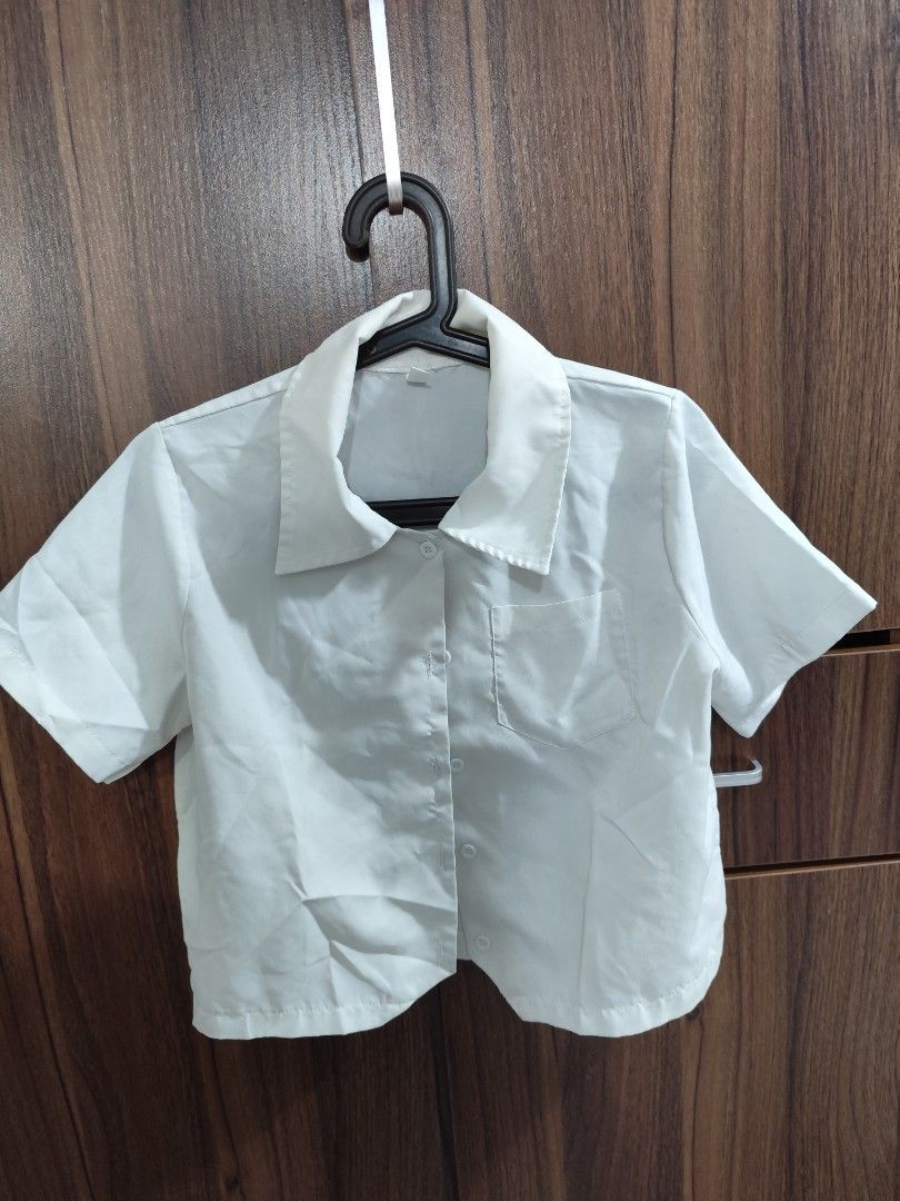 White Short Sleeve Button Up Collared Crop Blouse (Category: Blouses) located in Cavite. Submitted by zenshub (Listing ID 1467077367, Image 3). Description: Very comfy! Pwede din gamitin as outer :).