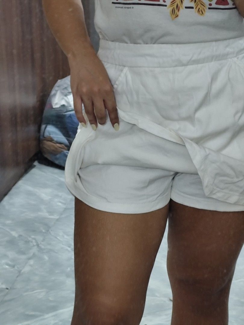 White Skort with Built-In Shorts and Pockets (Category: Skirts) located in Cavite. Submitted by zenshub (Listing ID 1467077012, Image 3). Description: Medmium but could fit to small depends on body type. Used once..