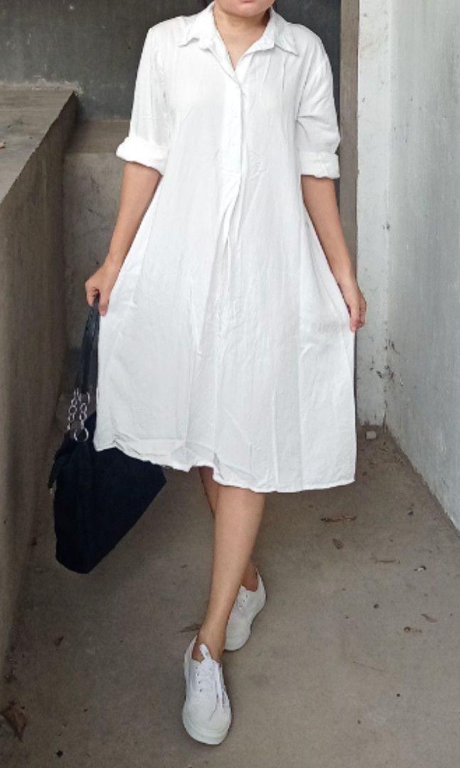 White slip cotton dress (Category: Dresses) located in Davao. Submitted by kannikasok1987 (Listing ID 1466974572, Image 2). Description: Wd side pocket Cotton Bust 38 Waist up 40 L 40 good as new.