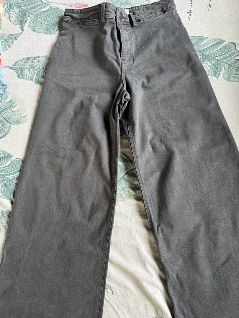 Wide Leg jeans with stretch (Category: Jeans) located in Quezon City. Submitted by pvcrr50142 (Listing ID 1466990264, Image 2). Description: .