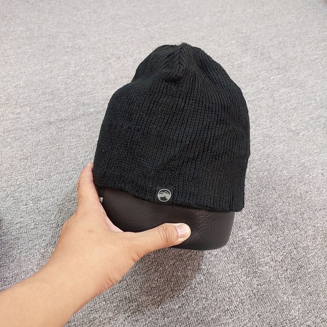 Wind River Black Knit Beanie Hat (Category: Caps & Hats) located in Cebu City. Submitted by thrift.thriftly (Listing ID 1467018006, Image 2). Description: condition: excellent issues: sign of use type: beanie.