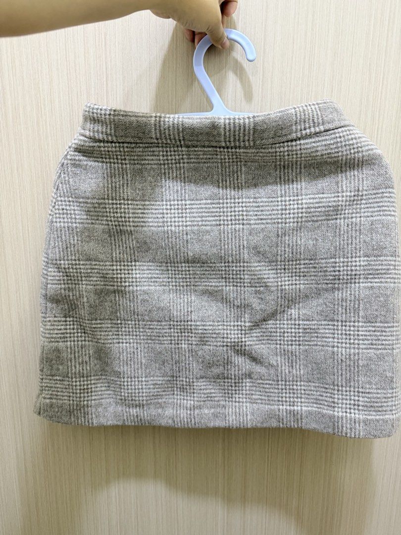 Winter Skirt / wool skirt (Category: Skirts) located in Quezon City. Submitted by cozykath (Listing ID 1467026128, Image 1). Description: Size 28-29.