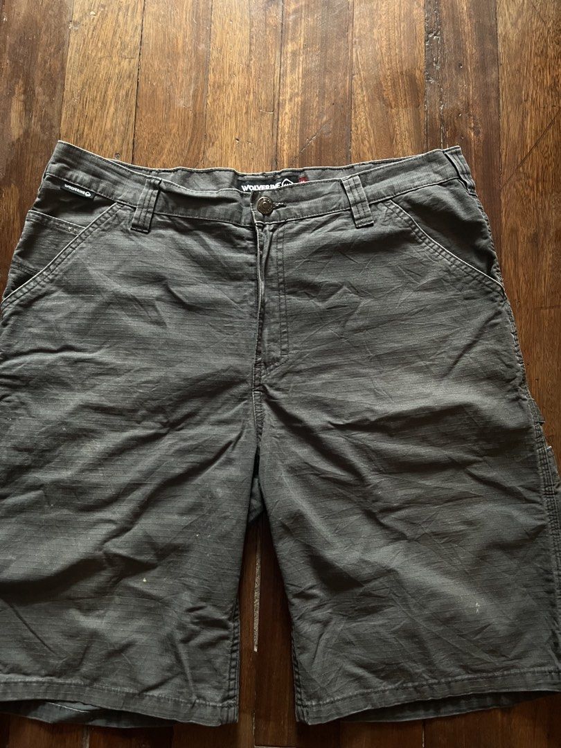 Wolverine Gray Ripstop Cotton Canvas Carpenter Shorts (Category: Shorts) located in Los Banos. Submitted by lootmeup (Listing ID 1467018380, Image 3). Description: Wolverine Gray Ripstop Cotton Canvas Carpenter Shorts carhartt alternative Size: Width: 35 Length: 23 Leg opening: 12.5 Leg hole: 12 Issue: slight dot stain at the front Mine P500.
