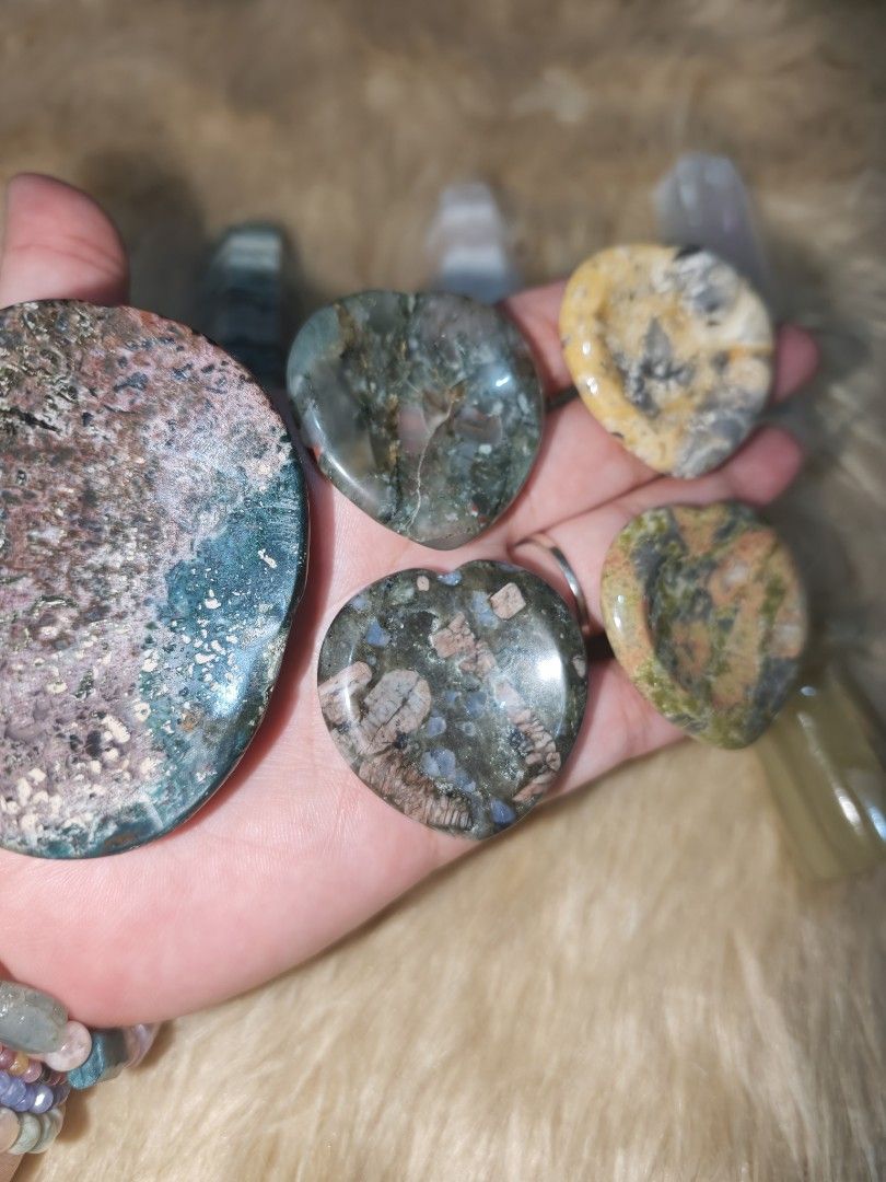 Worry Stones Bundle Take it All (Category: Precious Stones) located in Quezon City. Submitted by piaoliangcollections.ph (Listing ID 1467077723, Image 3). Description: Take it all for 2K. Worry stones are small, smooth, polished gemstones or rocks—usually oval-shaped with a thumb-sized indentation—used as tactile grounding and relaxation tools to help ease stress and anxiety. How They Work Repetitive Touch: You hold the stone between your index f