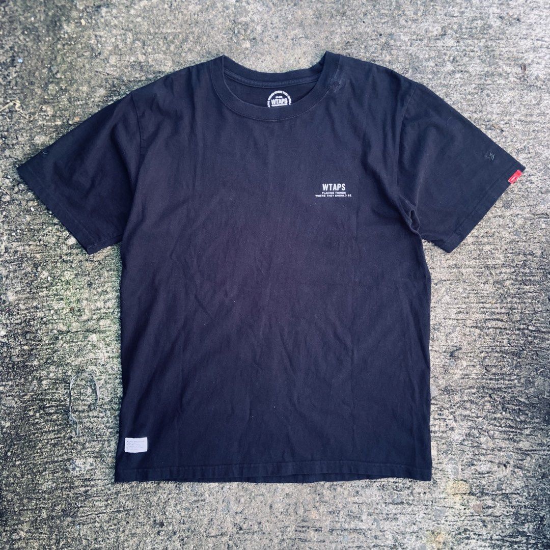 WTAPS Crossbone Black T-shirt Size 3 (Category: Tshirts & Polo Shirts ) located in Tabaco. Submitted by bayhust (Listing ID 1467005080, Image 2). Description: 20x28 as new sana 9.9/10 color rate repaired pinhole - Brand: WTAPS - Style: Black t-shirt from the Visual Uparmored collection - Size: 3 (Large equivalent) - Design: Large crossbone print on the back with small text branding on the front - Details: Inner tag includes size 3 and spec 201-20