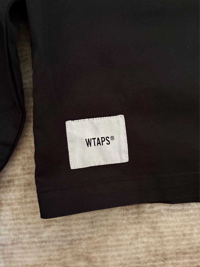 WTAPS Nylon Black Longsleeves (Category: Coats, Jackets and Outerwear) located in Antipolo. Submitted by thearchivesproject (Listing ID 1467022301, Image 3). Description: 25.5 width 29.5 length XXL FITS FOR BIG BOYS.