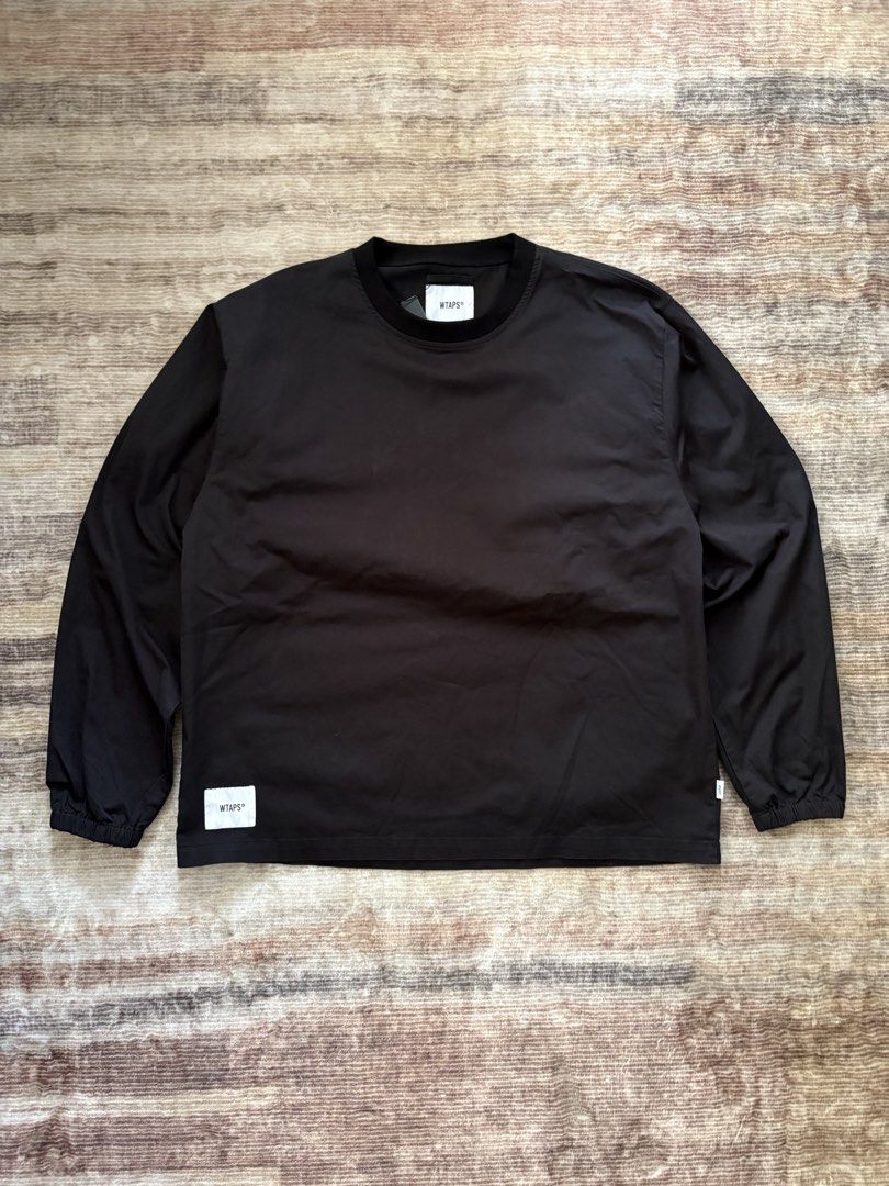 WTAPS Nylon Black Longsleeves (Category: Coats, Jackets and Outerwear) located in Antipolo. Submitted by thearchivesproject (Listing ID 1467022301, Image 2). Description: 25.5 width 29.5 length XXL FITS FOR BIG BOYS.