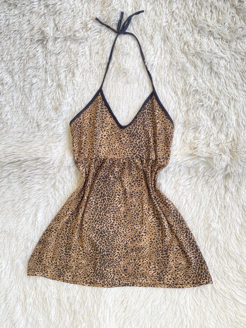 Y2k Babydoll Leopard Print Halter Top (Category: Sleeveless) located in San Carlos. Submitted by cherrynoir (Listing ID 1467058554, Image 1). Description: s-sm.