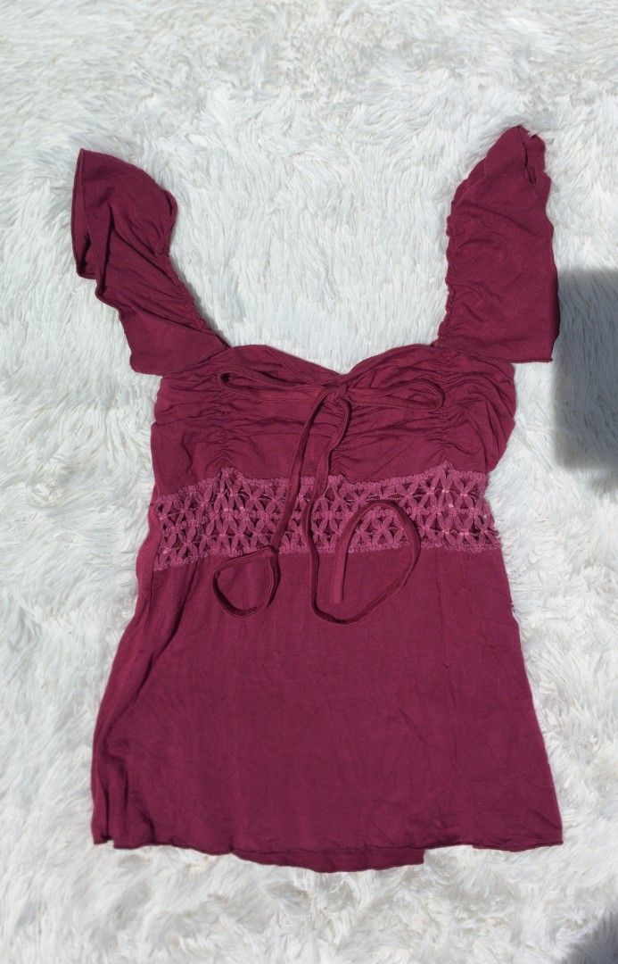 Y2K Babydoll Top (Category: Blouses) located in Nabunturan. Submitted by mariposa_clo (Listing ID 1466971900, Image 1). Description: Thrifted Source Location: Davao de Oro.