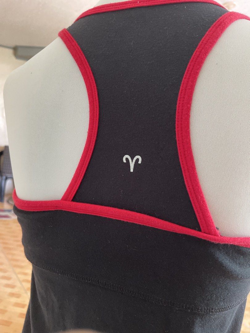 Y2k black with red lining top (Category: Sleeveless) located in Abucay. Submitted by tap-thrift (Listing ID 1467037476, Image 3). Description: .