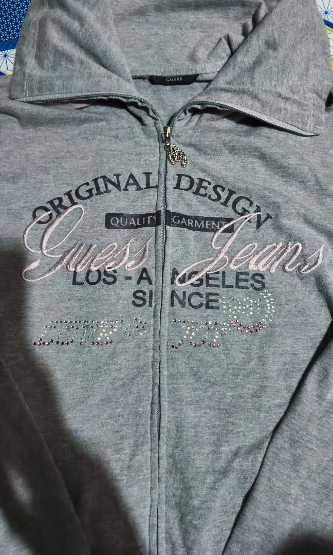 Y2k guess jacket (Category: Coats, Jackets and Outerwear) located in Manila. Submitted by mackussil (Listing ID 1467091704, Image 2). Description: y2k guess jacket size small as new condition no issue.