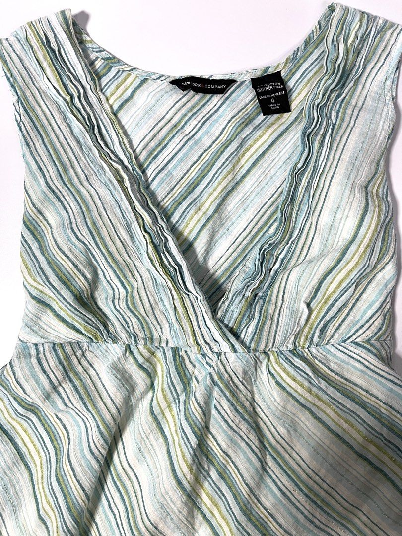Y2k Retro Top (Category: Sleeveless) located in Manila. Submitted by kerlythreads (Listing ID 1467121122, Image 2). Description: medium no issues.