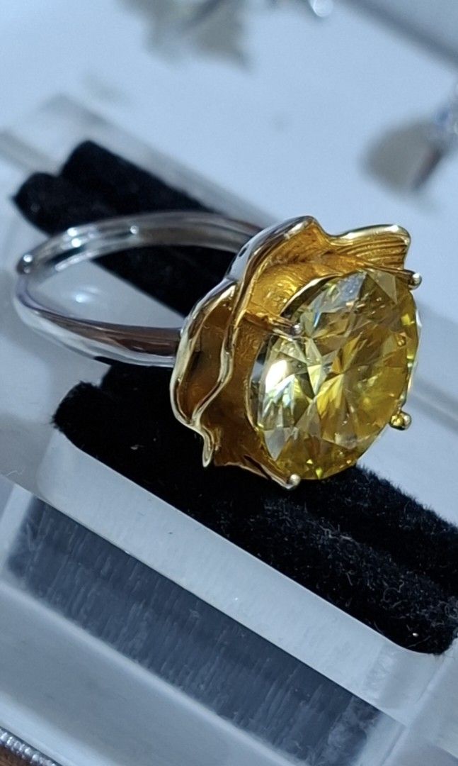 Yellow Moissanite Diamond Ring (Category: Rings) located in Baguio. Submitted by marinel.caranto (Listing ID 1466979177, Image 3). Description: big stone silver s925 adjustable size 4000.00 only gcash payment j&t express.