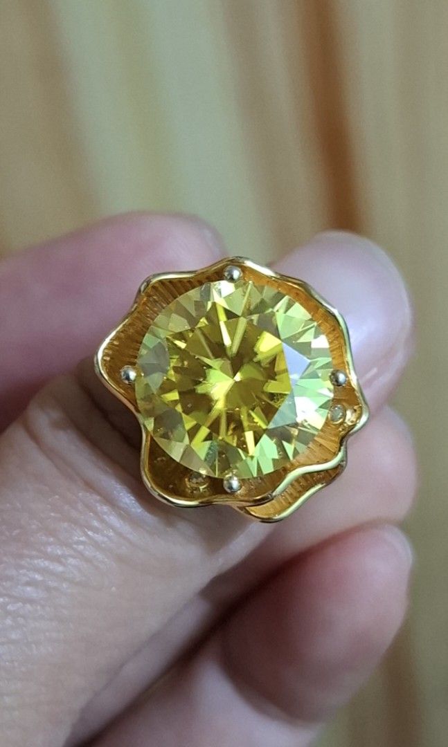 Yellow Moissanite Diamond Ring (Category: Rings) located in Baguio. Submitted by marinel.caranto (Listing ID 1466979177, Image 1). Description: big stone silver s925 adjustable size 4000.00 only gcash payment j&t express.